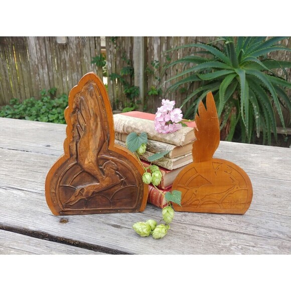 Vintage Pegasus Bookends // Reading Room Decor - Picture 1 of 10